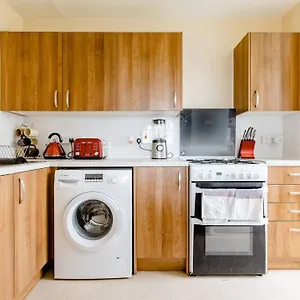 One Bed - 25 Mins From Bridge Apartment *