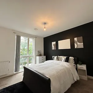 Homestay Deluxe Spacious Near Bridge! London