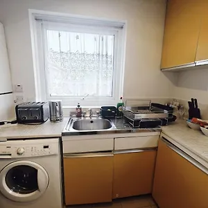 City Airport Apartment