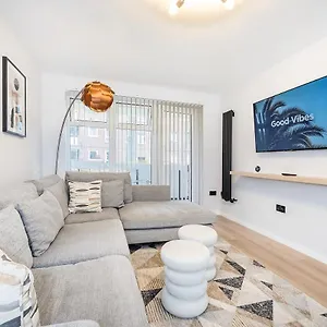 The Ivyhouse Apartment *