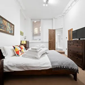 1, 48 Bishopsgate By Living *