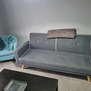 Comfy 1st Floor Flat, Sleeps 4 Apartment *