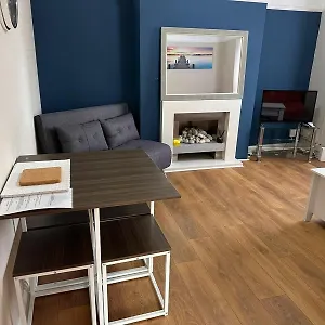Letzi - Modern 2 Bedroom Near Heathrow