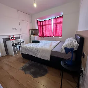Esther's Peaceful Oasis Homestay Erith