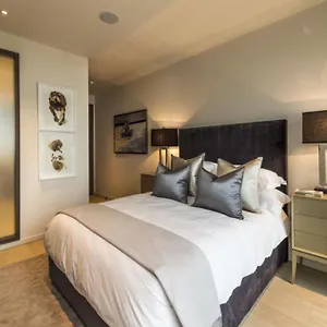 Apartment Subpenthouse Sleeps 6, Stunning Views Of Tower Bridge!