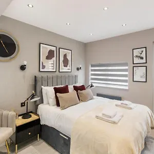 Apartment The Relaxation Station: Fun And Comfort Collide *