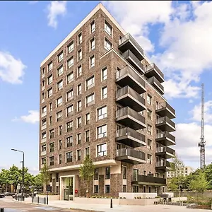 Apartment Glitz And Luxury London