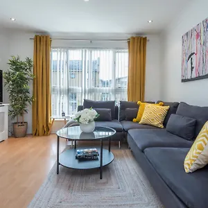 2 Bed Town House With Garden In Hackney, Apartment *