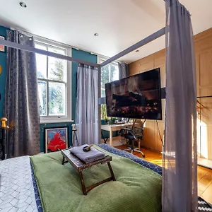 Master En - Townhouse Double With Garden & Hot Tub London