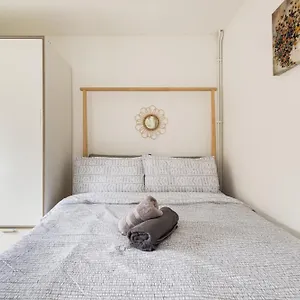 1bd Near Olympic Park, East
