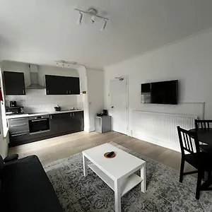 Cosy One-bedroom Furnished Flat! Apartment Ilford