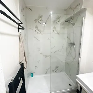 Flat 2 In Aldgate Apartment London