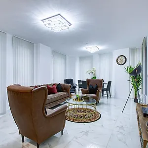 Canary Wharf 2 Bedroom Luxury Apartment *