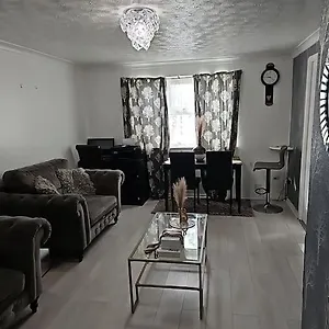 Spacious Two Bedrooms *