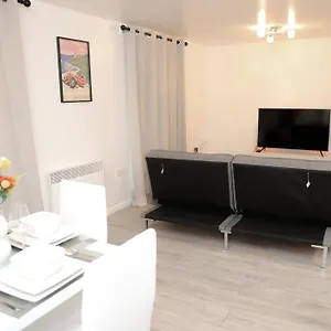Stylish Flat By Sn Homes - Zone 4 London Apartment *