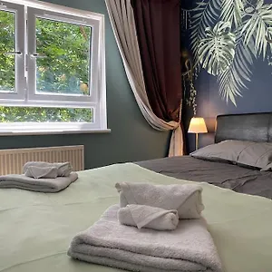 Apartment The Flower London
