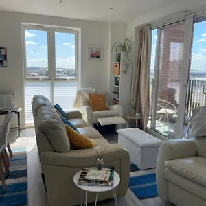 Modern Flat, Amenities, Rm138rp Apartment *