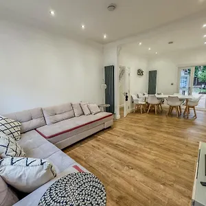 Stratford House Holiday home