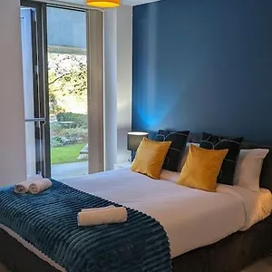 Premium Offers L Last-minute L Remigro Short Lets L 1 Bed Flat L Royal Docks L Airport & Excel L 2 Bed St Albans L Family Friendly L Near Bus Stop L Centre L Book Today With Remigro