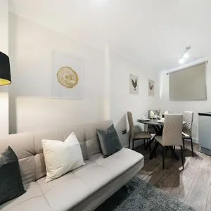 Livestay Affordable One Bedroom & Studio In India Docks E14 Apartment *