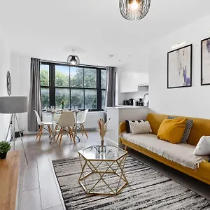 Premium 3 Bedroom 5 Minutes To Central Enjoy Cashback For All September