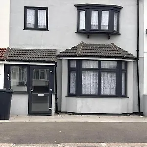Holiday home Quebec House Ilford