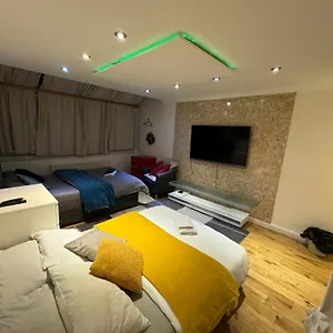 Pensionat Cozy Near *