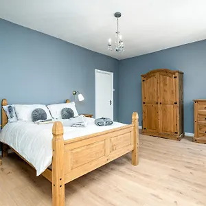 Guest house Beautiful House New Refurbished *