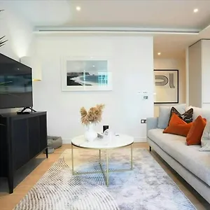 Canary Wharf Luxury Right Next To Thames *