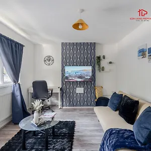 Spacious 1 Bed Flat For Contractors Leisure And Relocation Guests By Icon Living Short Lets And Serviced Barking Apartment Barking (Greater London)