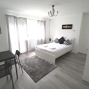 Aparthotel N1 6rj London