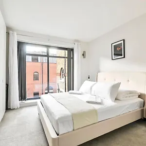 Delightful Tower Bridge Sleeps 6 Apartment London