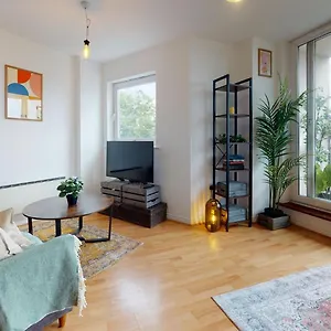 Cozy Hackney *