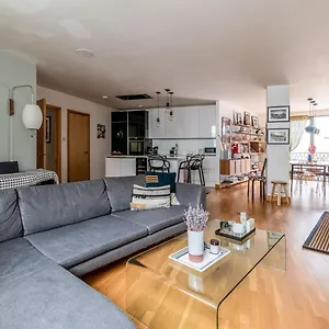 Stylish Hackney Wick Apartment London