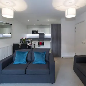 Cosy 2 Bedroom Catford - Long Allowed Apartment *