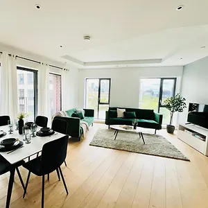 Apartment Serene Island Haven - Spacious, Scenic & Well-located *