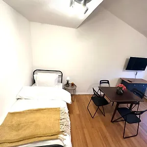 20 Min To Heathrow Apartment