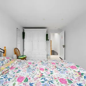 Jacuzzi Homestay London