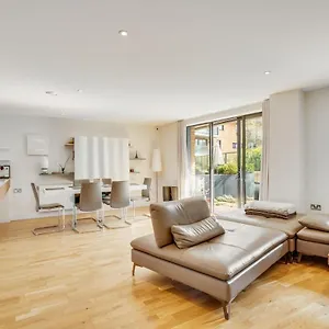 Urban Retreat Near The Thames Apartment
