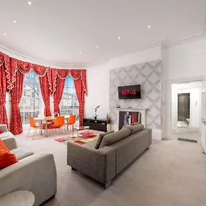 Elegant 2bed By 02 Arena, Airport With Fast Wi-fi And Parking London