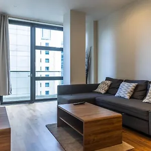 Londwell, Canary Wharf Boutique Balcony Apartment London