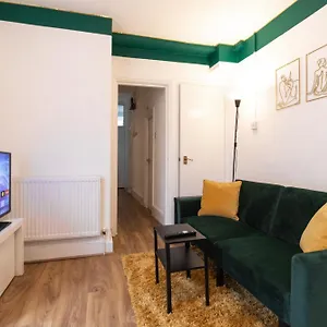 2bd Garden Flat - Parking - O2,excel,cityairport London