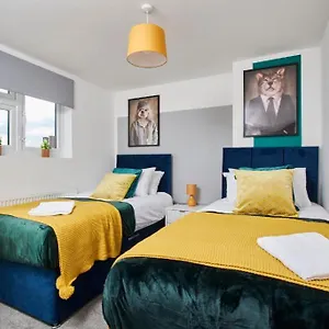 Sleek Gem Of London -2 Bedroom With Parking *