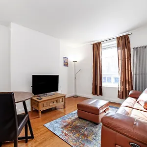 Charming & 1br Flat In Canary Wharf Apartment London
