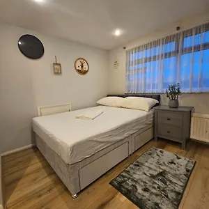 Ensuite Family Homestay