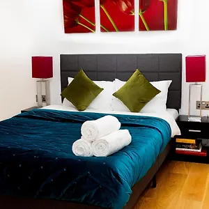 Peninsula Life- Stylish Greenwich 1bed Flat London