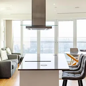 Luxurious Canary Wharf Aptartment - Outstanding View! * London