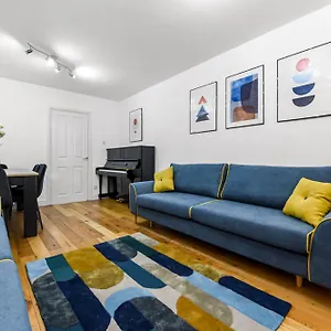 2 Bed 2 Bath In Camden Sleeps 8 Apartment *