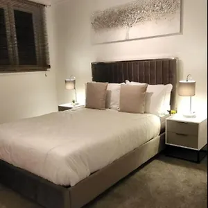 Spacious 2-bedroom In Canary Wharf London
