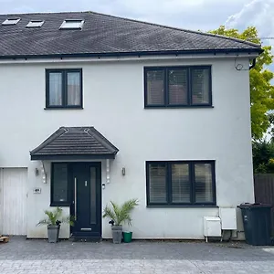 Stylish 3-bed Executive Chislehurst, Br7